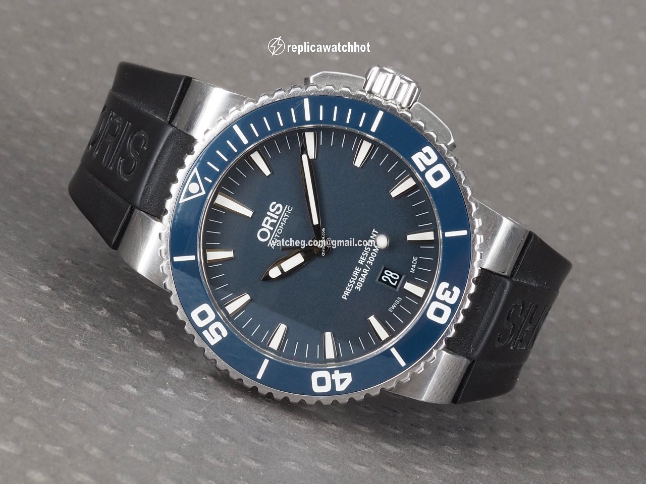 Oris Aquis Date Steel 01 733 7653 4155 2