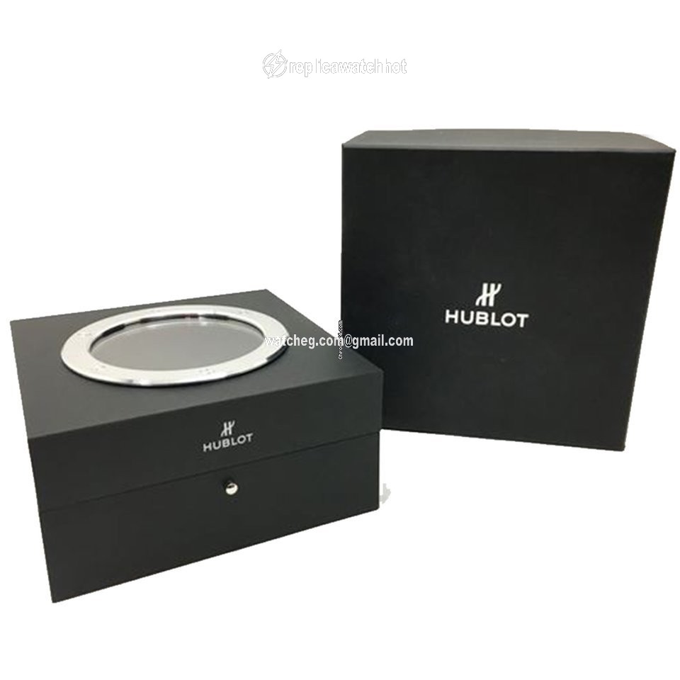 Hublot Classic Fusion Chronograph Mens watch Unisex Automatic Ceramic 521.CM.1171.RX 2
