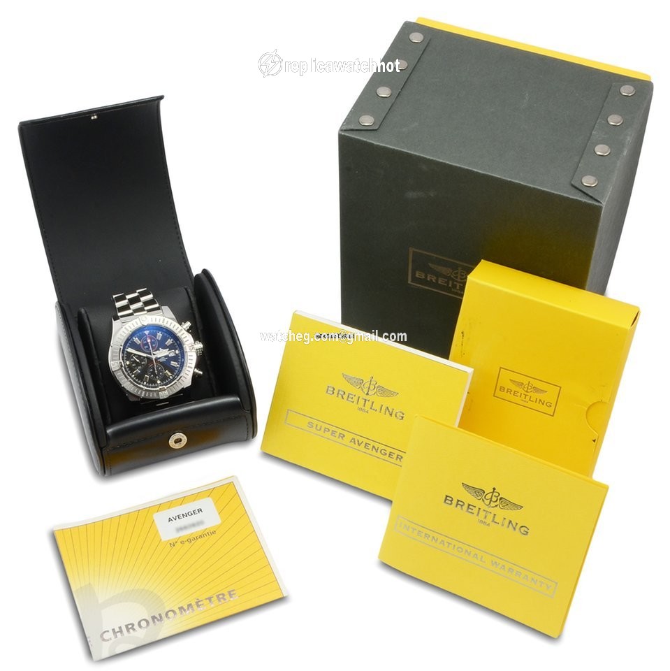 Breitling Super Avenger Mens watch Unisex Automatic Steel A1337011 B907 135A 2