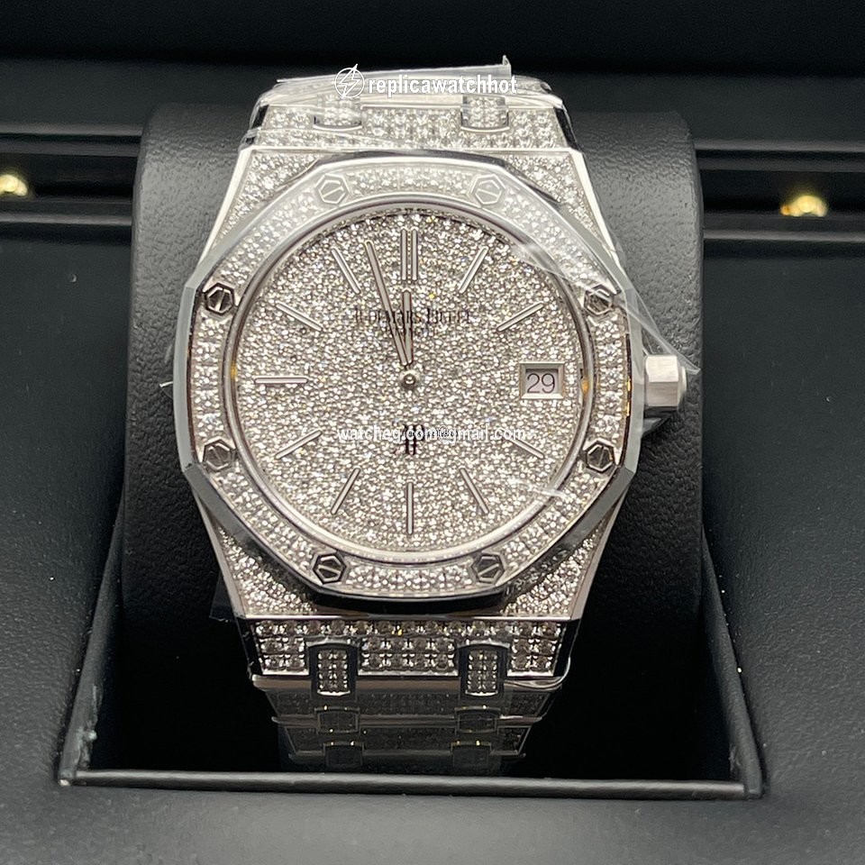Audemars Piguet Royal Oak Jumbo Mens watch Unisex Automatic White gold 15202BC.ZZ.1241BC.01 2