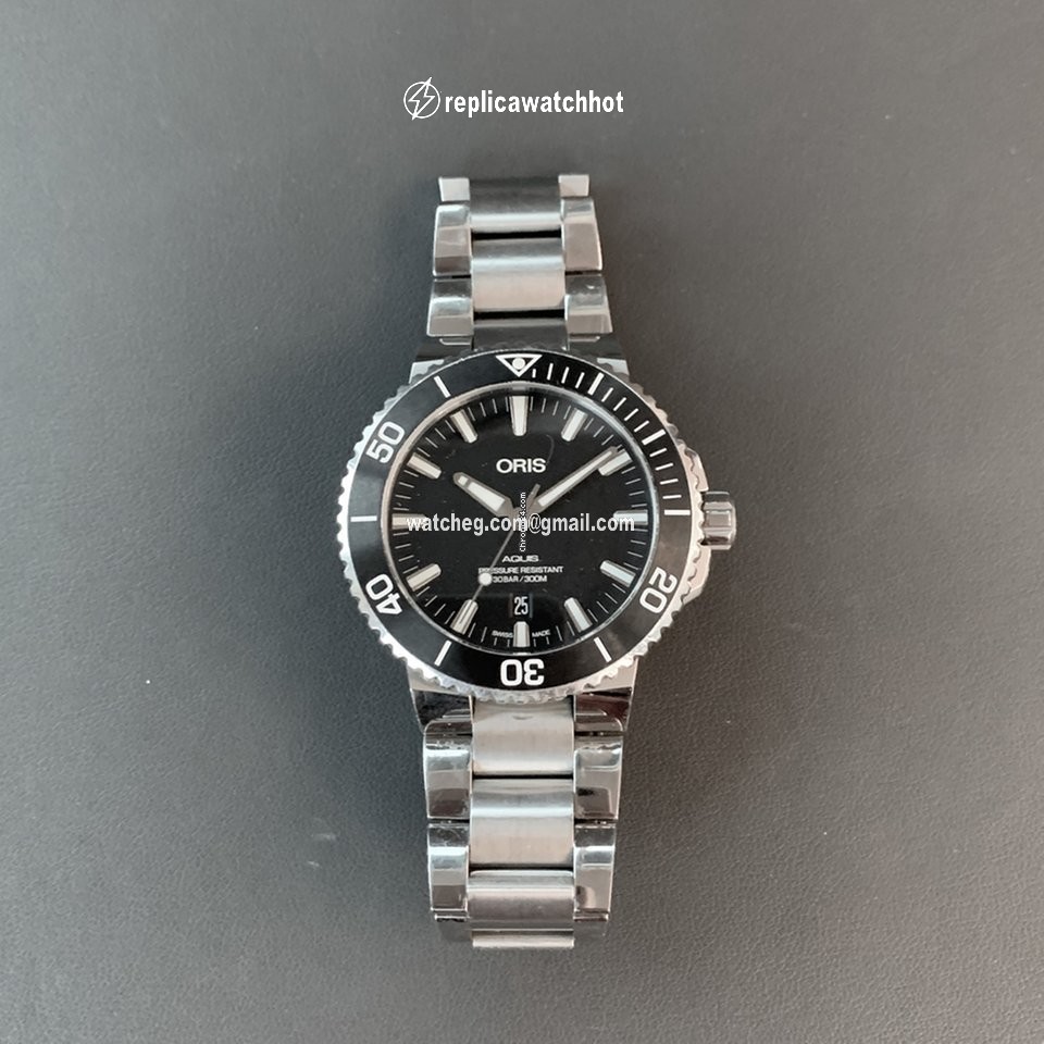 Oris Aquis Date Mens watch Unisex Automatic Steel 01 733 7730 4154-07 8 24 05PEB 2
