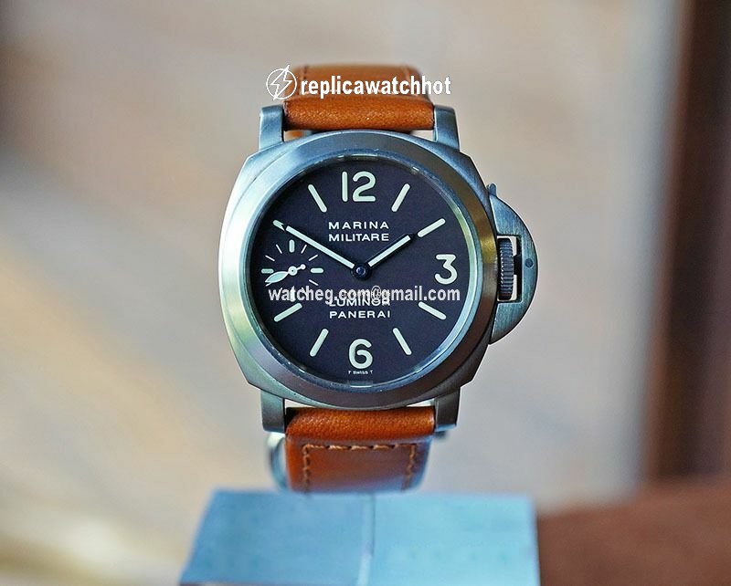 Panerai Special Editions Manual winding Titanium PAM 36 2