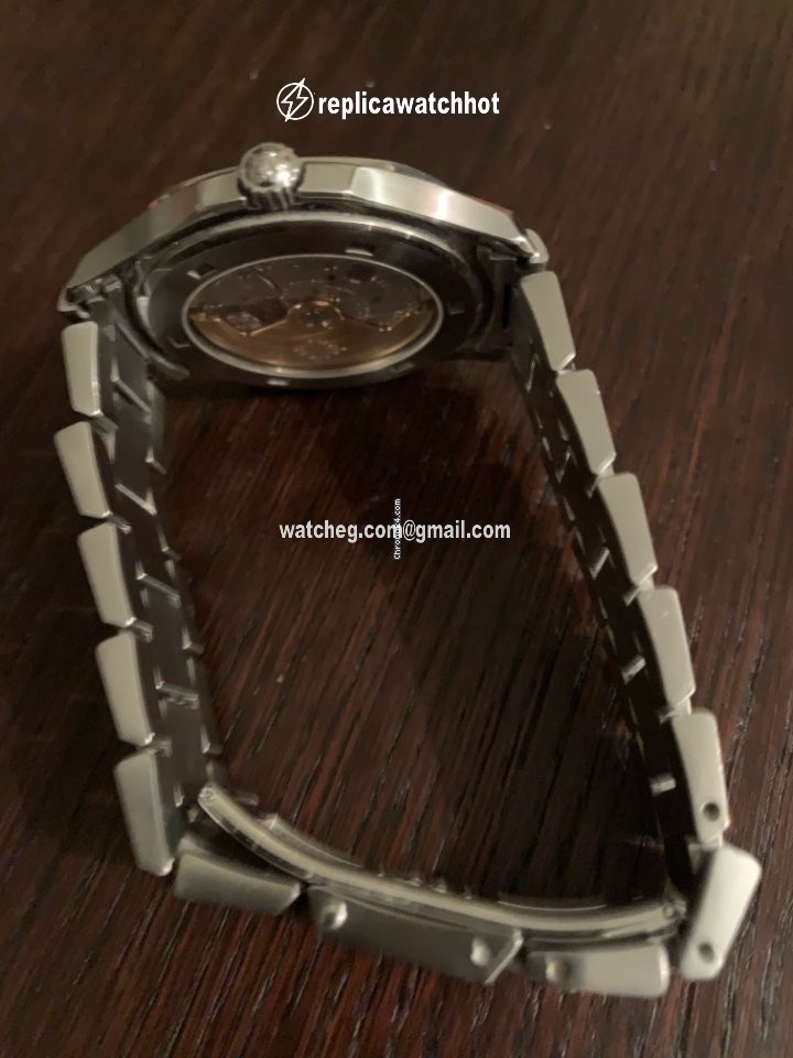 Patek Philippe Aquanaut Mens watch Unisex Automatic Steel 5065 1A 2