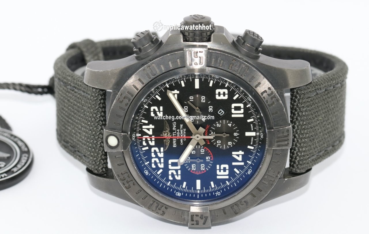 Breitling Super Avenger II Steel M2233010 2