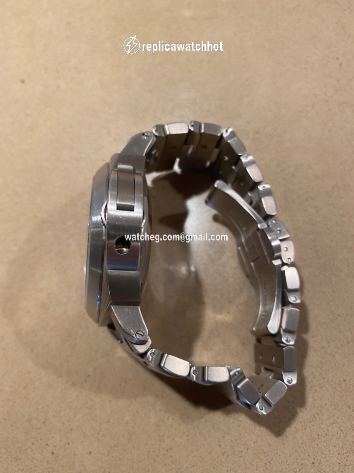 Panerai Luminor Marina Automatic Mens watch Unisex Automatic Titanium PAM 00221 2