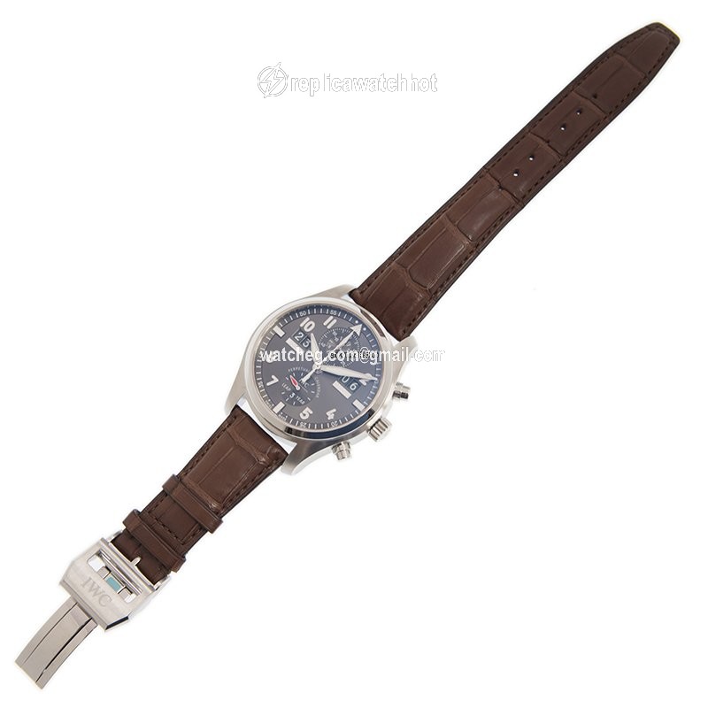 IWC Pilot Spitfire Perpetual Calendar Digital Date-Month Mens watch Unisex Automatic Steel IW379107 2