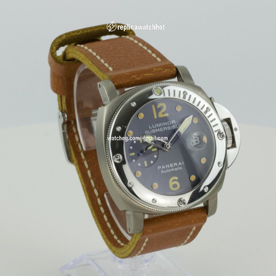 Panerai Luminor Submersible Mens watch Unisex Automatic Titanium PAM 00170 2