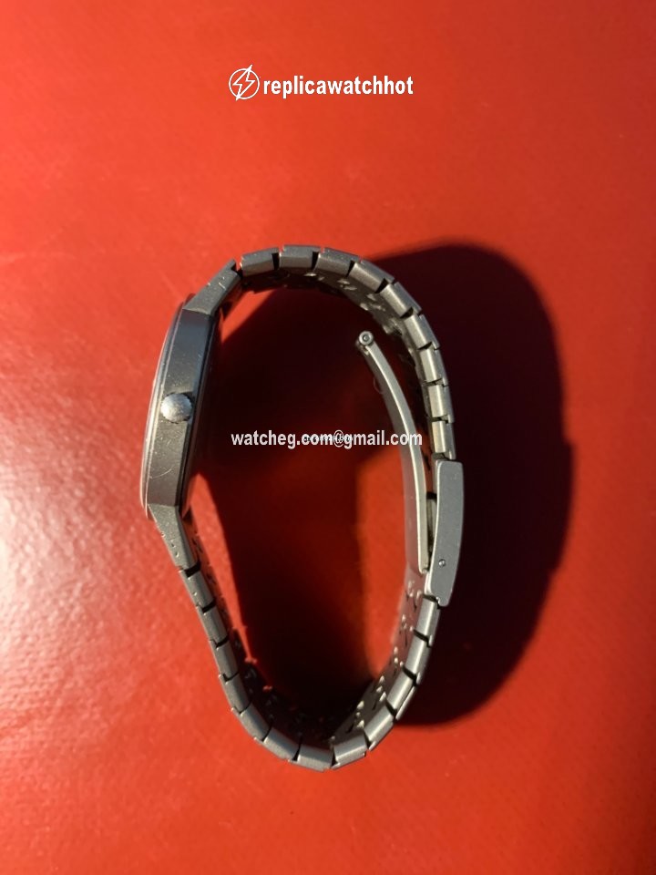 IWC Porsche Design Mens watch Unisex Quartz Titanium IW3317 2