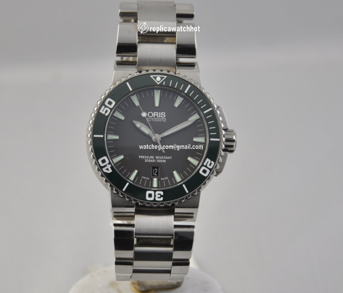 Oris Aquis Date Mens watch Unisex Automatic Steel 01 733 7653 4137-07 8 26 01PEB 2