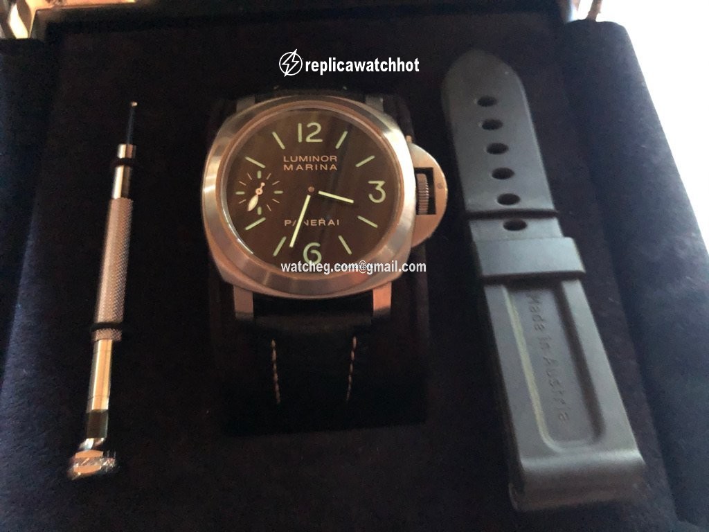 Panerai Luminor Marina Mens watch Unisex Manual winding Titanium PAM 00177 2