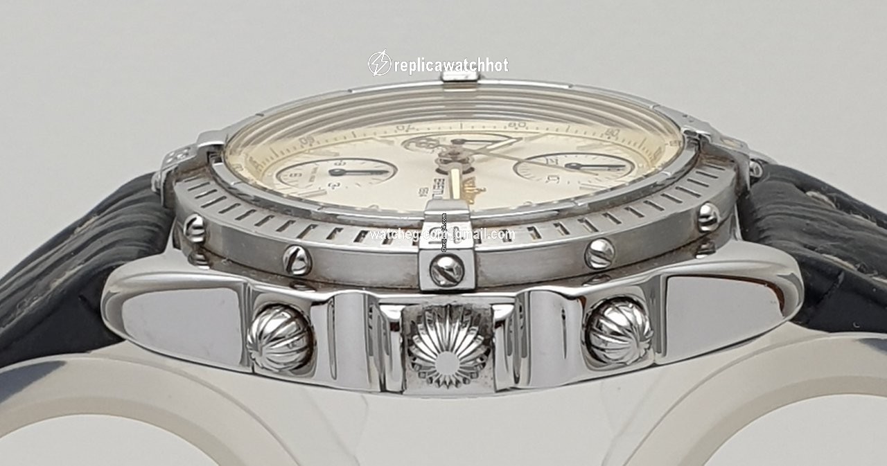 Breitling Chronomat Mens watch Unisex Automatic Steel A 13050 2