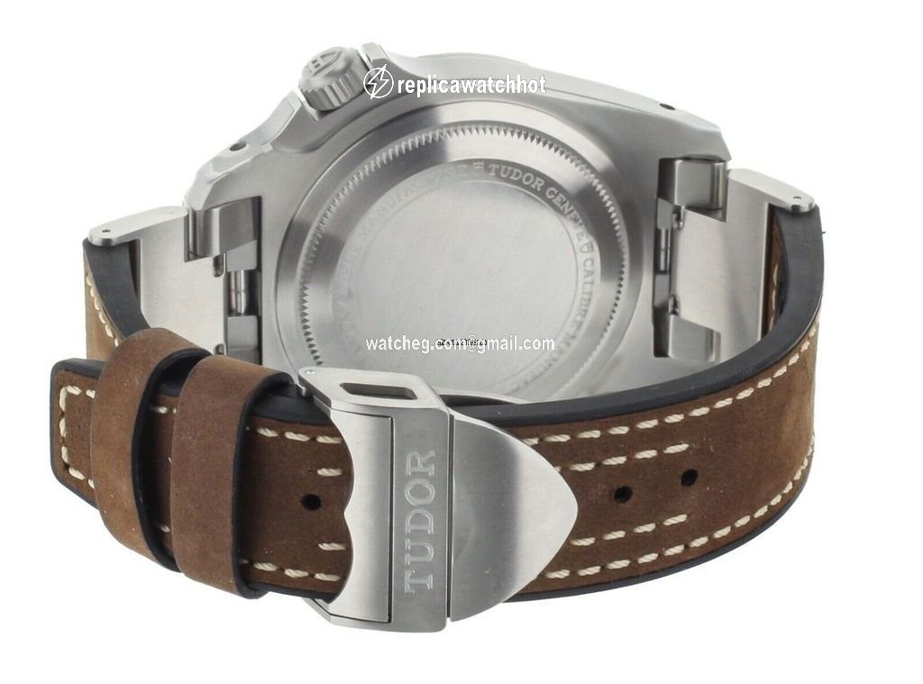 Tudor Black Bay Steel Mens watch Unisex Automatic Steel M70150 2