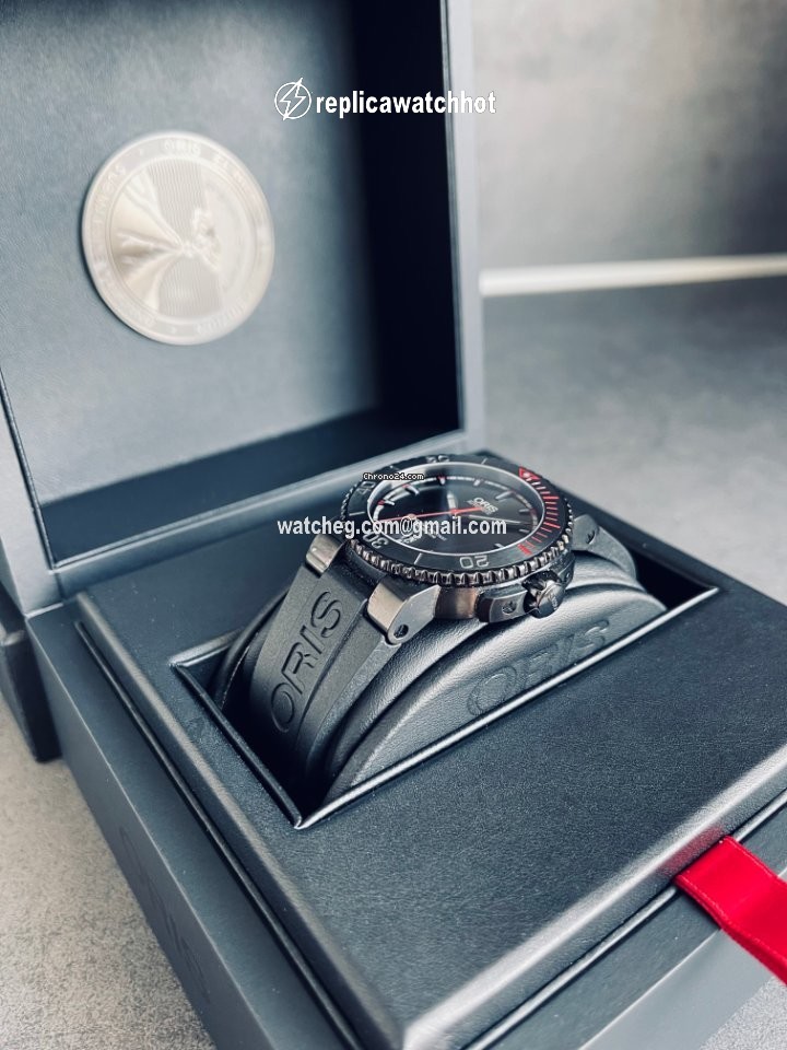 Oris El Hierro Limited Edition Mens watch Unisex Automatic Steel 01 733 7653 4783-Set RS 2