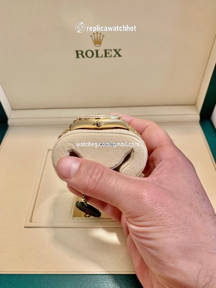 Rolex Day-Date 36 Mens watch Unisex Yellow gold Automatic 128348RBR 2