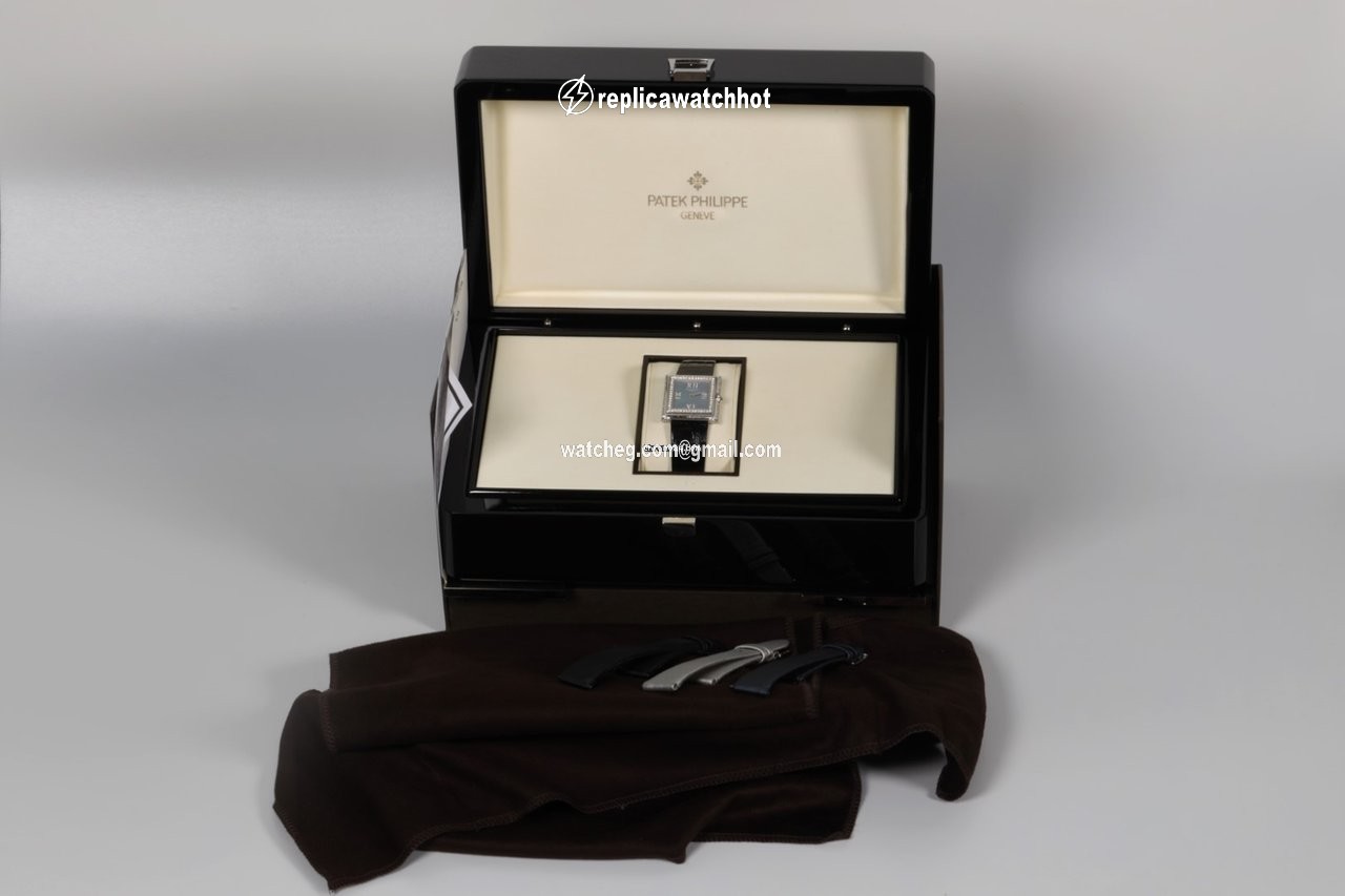 Patek Philippe Gondolo Womens watch Quartz White gold 4869G 2