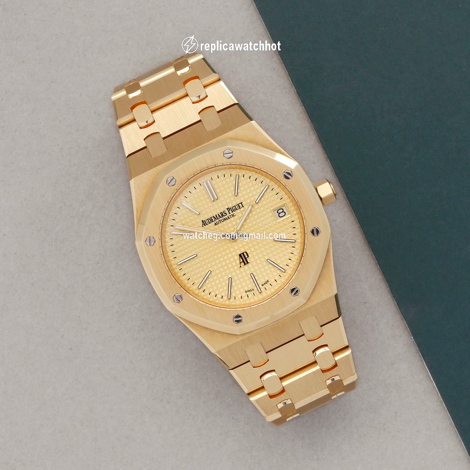 Audemars Piguet Royal Oak Jumbo Mens watch Unisex Automatic Yellow gold 15202BA 2