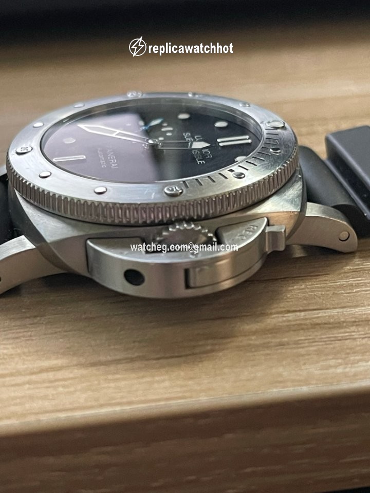 Panerai Luminor Submersible 1950 3 Days Automatic Mens watch Unisex Automatic Steel PAM 00682 2