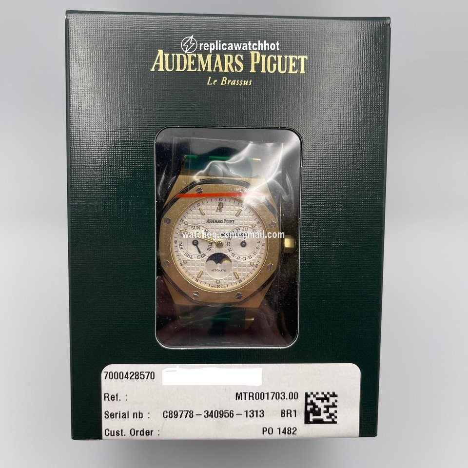 Audemars Piguet Royal Oak Day-Date Mens watch Unisex Automatic Yellow gold 25594BA.OO.0789BA.05 2