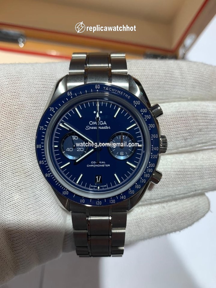 Omega Speedmaster Professional Moonwatch Mens watch Unisex Automatic Titanium 311.90.44.51.03.001 2
