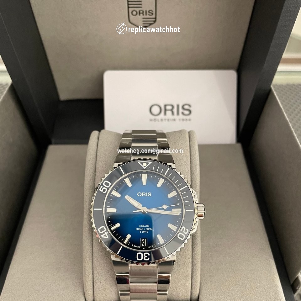 Oris Aquis Date Mens watch Unisex Automatic Steel 01 400 7769 4135-07 8 22 09PEB 2