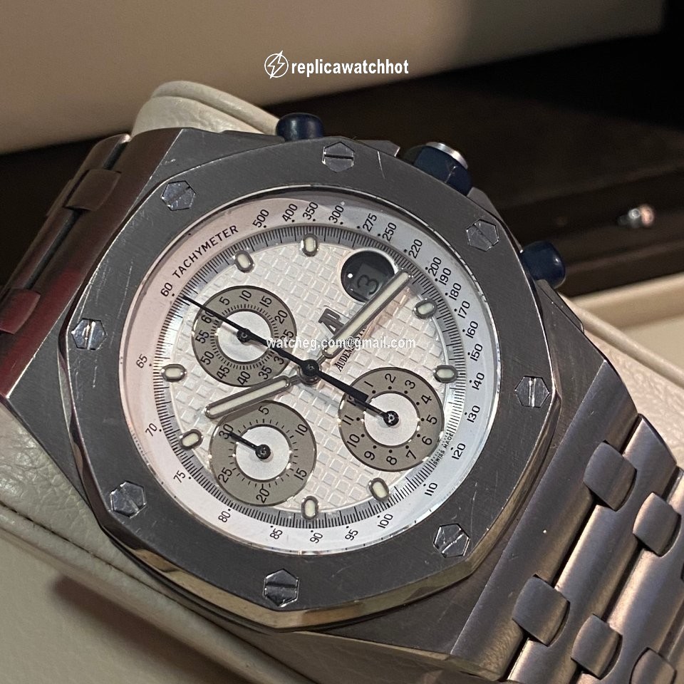 Audemars Piguet Royal Oak Offshore Chronograph Mens watch Unisex Automatic Titanium 25721TI 2