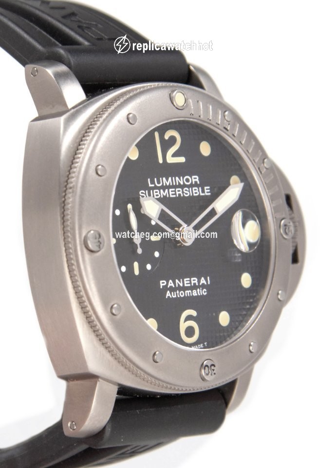 Panerai Luminor Submersible Mens watch Unisex Automatic Titanium PAM 00025 2