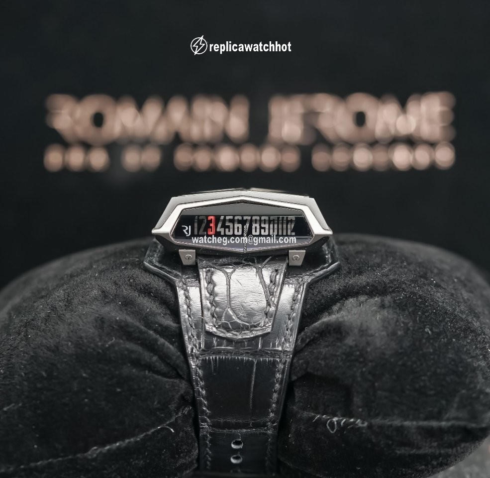 Romain Jerome Moon-DNA Mens watch Unisex Automatic Carbon RJ.M.AU.SC.003.01 2