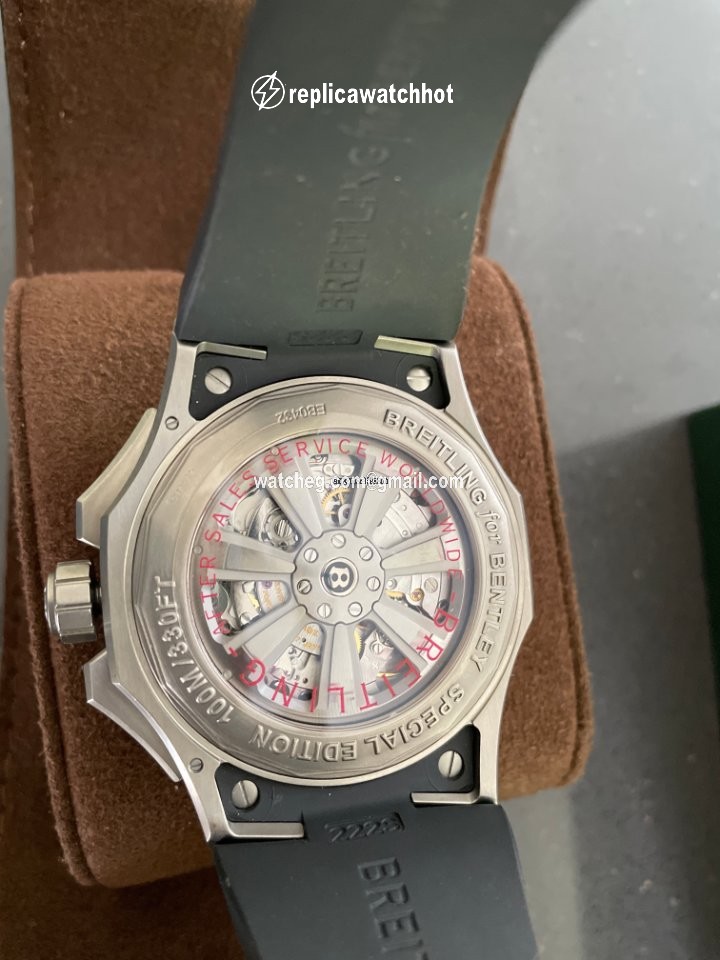 Breitling Bentley B04 GMT Mens watch Unisex Automatic Titanium EB043210 M533 2