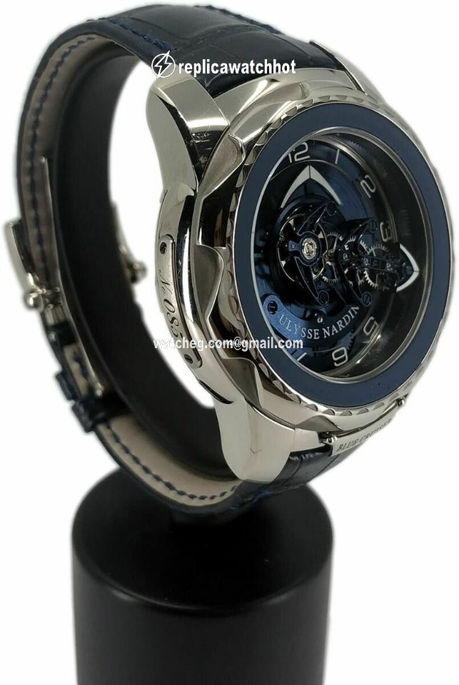 Ulysse Nardin Freak Cruiser Mens watch Unisex Manual winding White gold 2050-131 03 2