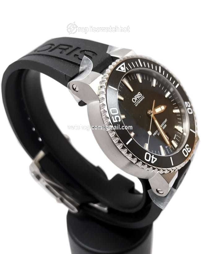 Oris Aquis Date Mens watch Unisex Automatic Steel 01 733 7653 4154 2