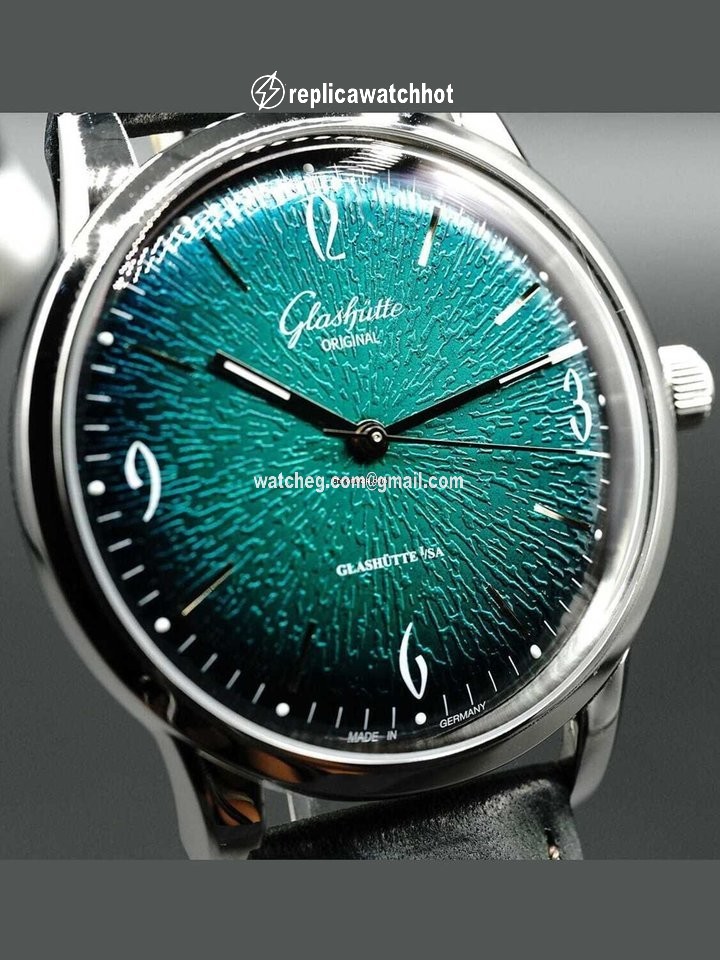 Glashtte Original Sixties Mens watch Unisex Automatic Steel 1-39-52-03-02-04 2