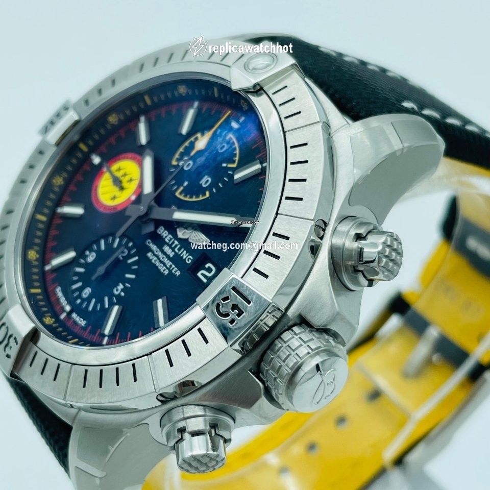 Breitling Avenger Steel A133171A1B1X1 2
