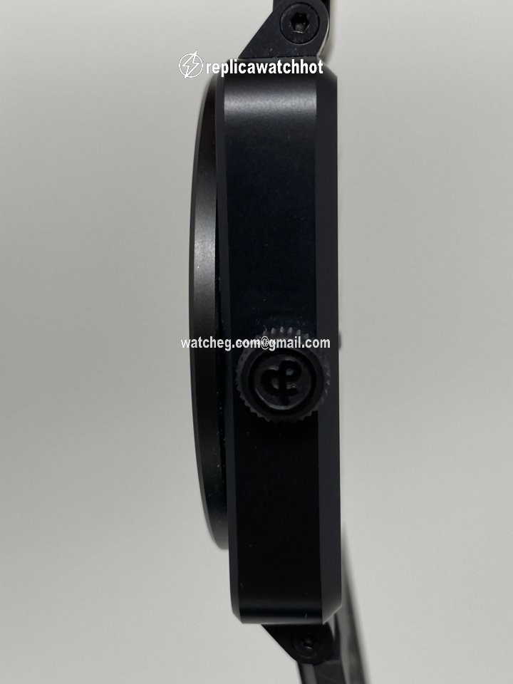 Bell & Ross BR 01-96 Grande Date Mens watch Unisex Steel BR0196-ALTIMETER 2