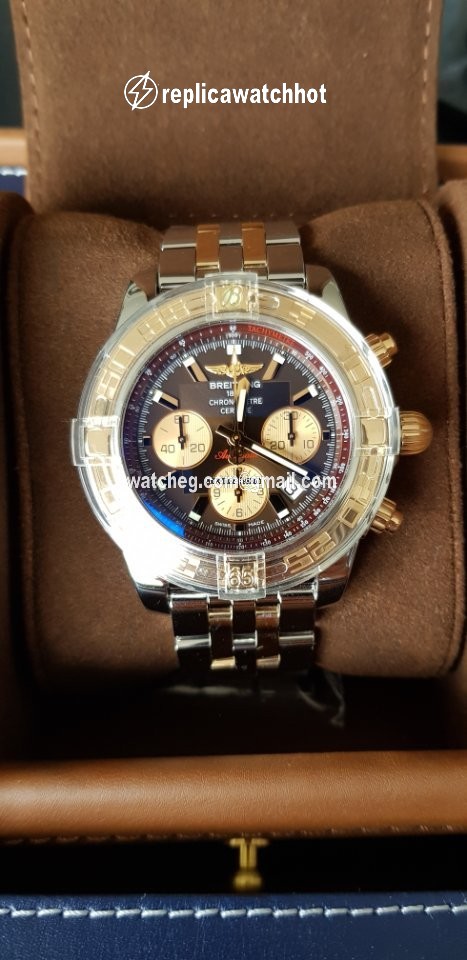 Breitling Chronomat 44 Automatic Gold Steel CB011012 Q576 2