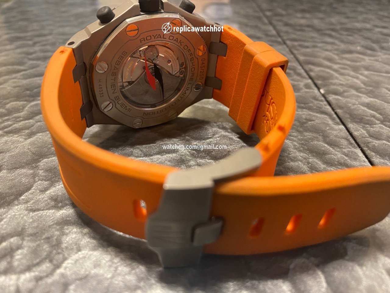 Audemars Piguet Royal Oak Offshore Chronograph Mens watch Unisex Automatic Titanium 26207IO.OO.A002CA.01 2