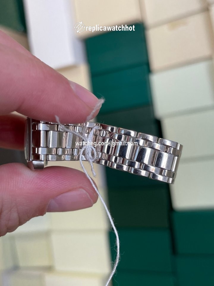 Cartier Tank Americaine Womens watch Quartz White gold W26019L1 2