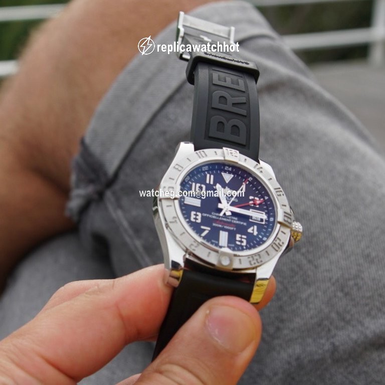 Breitling Avenger II GMT Mens watch Unisex Automatic Steel A3239011.BC34.152S.A20S.1 2