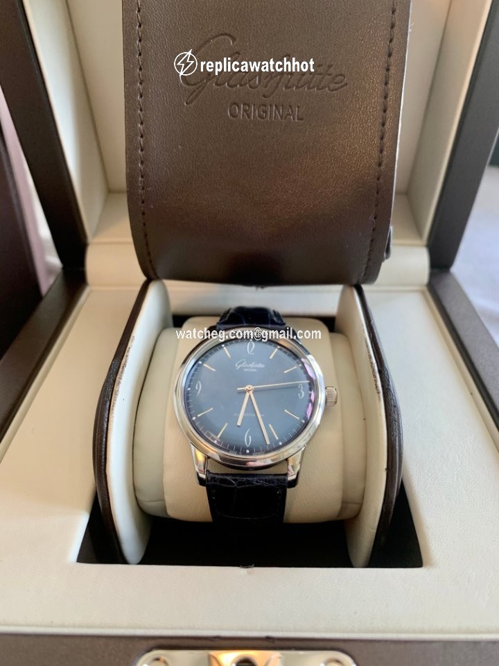 Glashtte Original Sixties Mens watch Unisex Automatic Steel 1-39-52-06-02-04 2
