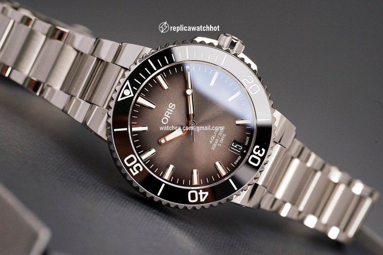 Oris Aquis Date Mens watch Unisex Automatic Steel 01 400 7769 4154-07 8 22 09PEB 2