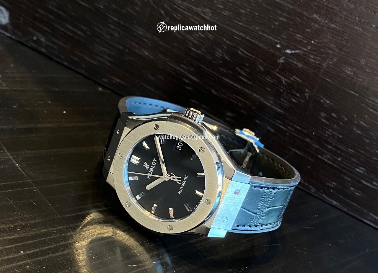 Hublot Classic Fusion 45, 42, 38, 33 mm Mens watch Unisex Automatic Titanium 565.NX.1171.LR 2