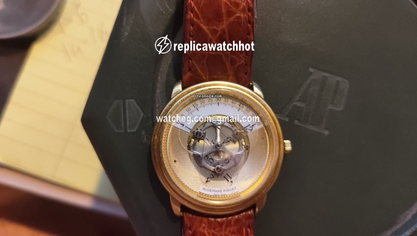 Audemars Piguet Mens watch Unisex Automatic Yellow gold 25720 2