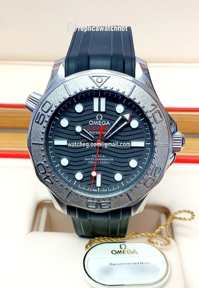 Omega Seamaster Diver 300 M Mens watch Unisex Automatic Steel 210.32.42.20.01.002 2