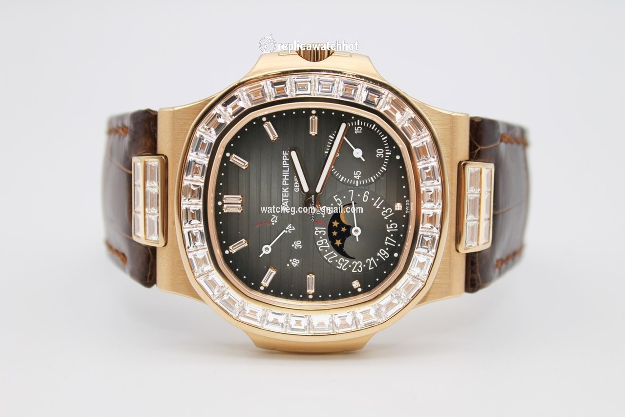 Patek Philippe Nautilus Mens watch Unisex Automatic Rose gold 5724R-001 2