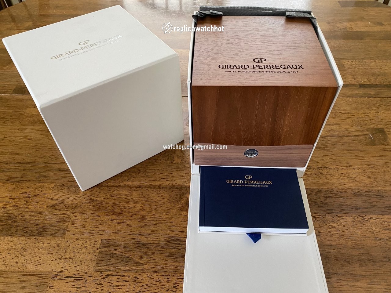 Girard Perregaux Laureato Mens watch Unisex Automatic Steel 81020-11-431-11A 2