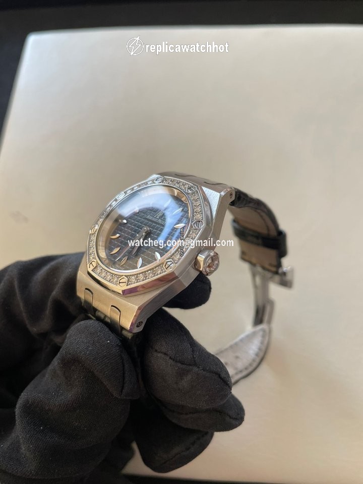 Audemars Piguet Royal Oak Lady Mens watch Unisex Quartz Steel 67601ST.ZZ.D002CR.01 2