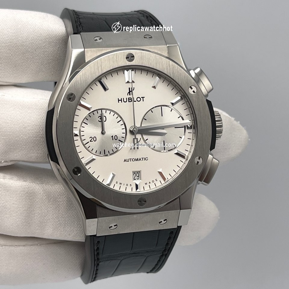 Hublot Classic Fusion Chronograph Mens watch Unisex Automatic Titanium 521.NX.2611.LR 2