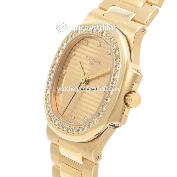 Patek Philippe Nautilus Automatic Yellow gold 3800 003 2