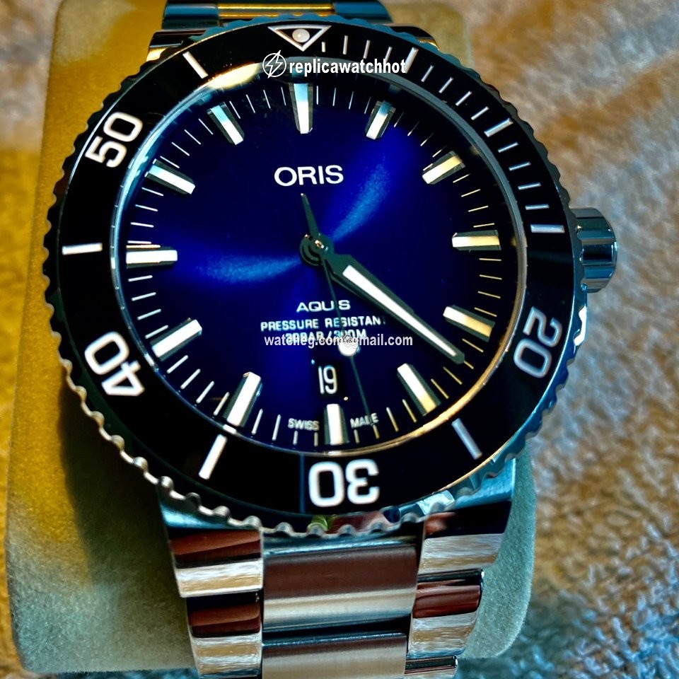 Oris Aquis Date Mens watch Unisex Automatic Steel 01 733 7730 4185-Set RS 2