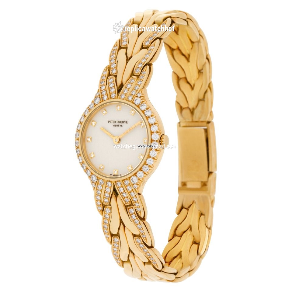 Patek Philippe Quartz 4816 3 2
