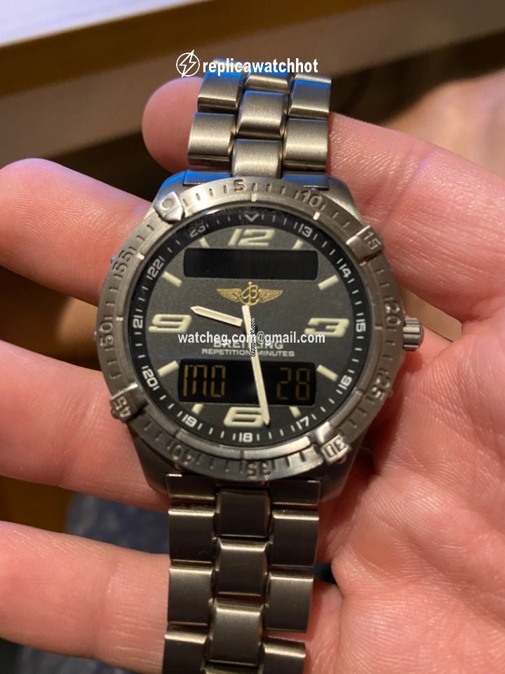 Breitling Aerospace Mens watch Unisex Quartz Titanium E65362 2
